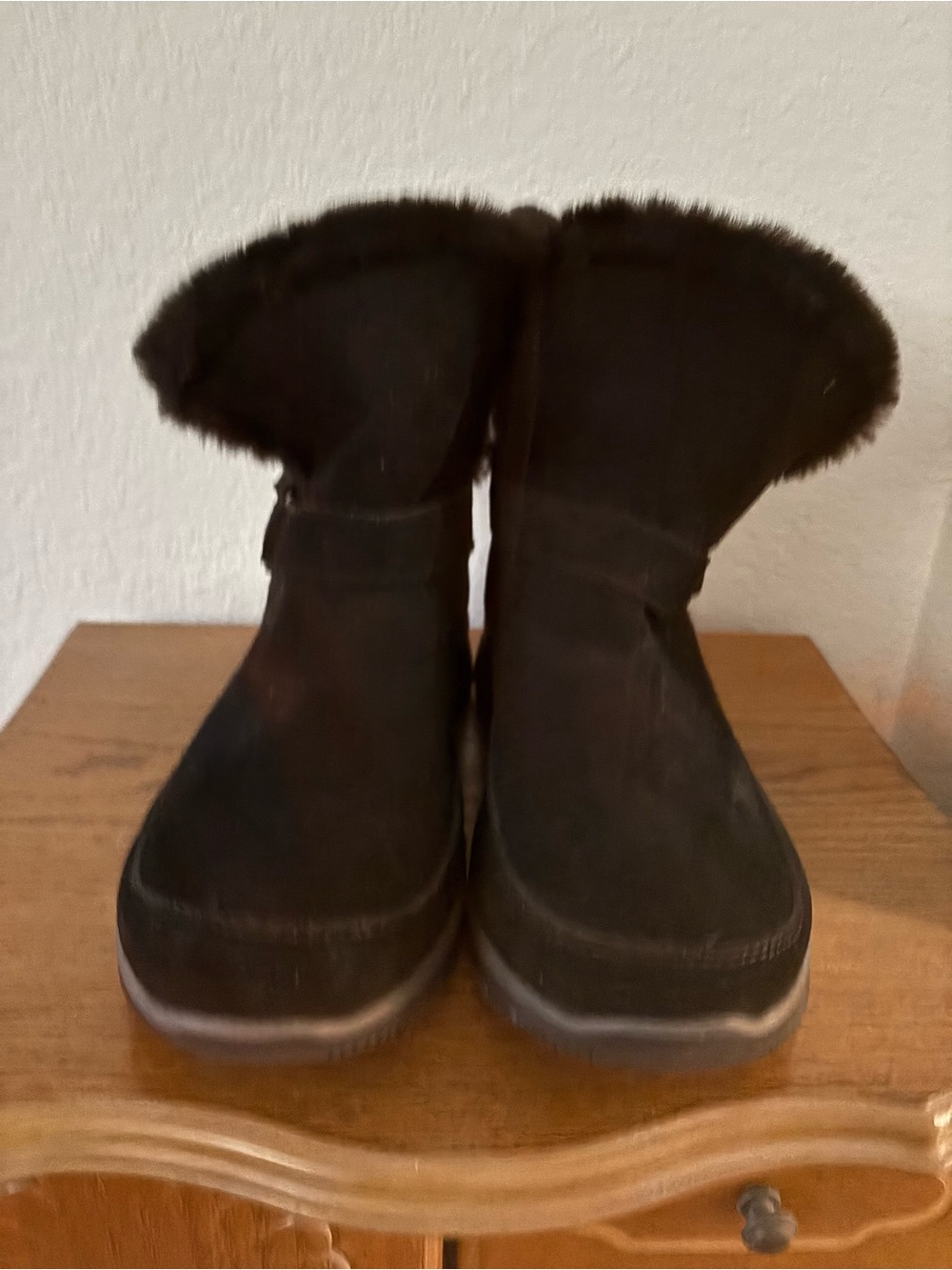 Sketchers Slip Ins Black Suede Easy Going Water Repellent Boots Size 9.5 medium